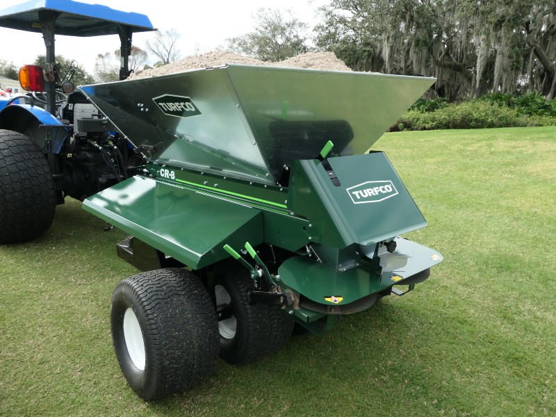 CR-8 Topdresser and Material Handler