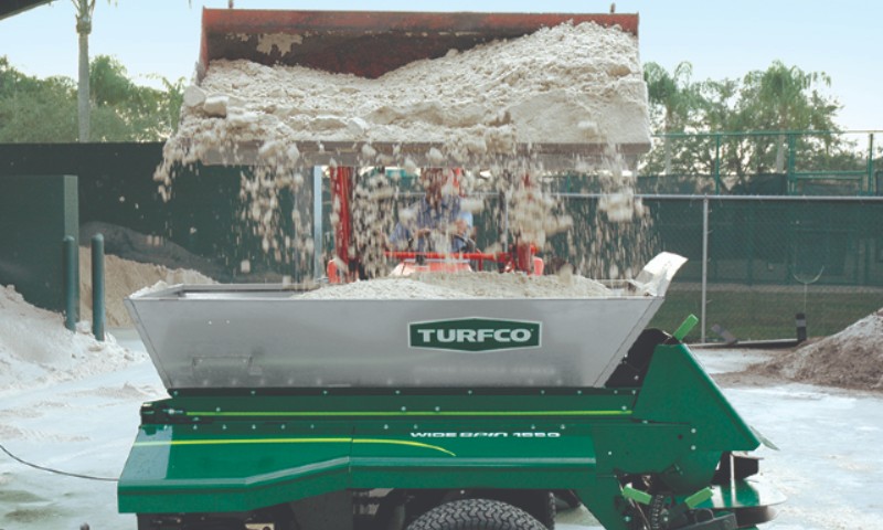 Turfco-WideSpin-Hopper